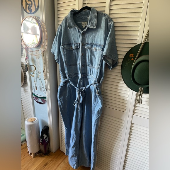 Universal Thread Jumpsuit - Picture 3 of 8